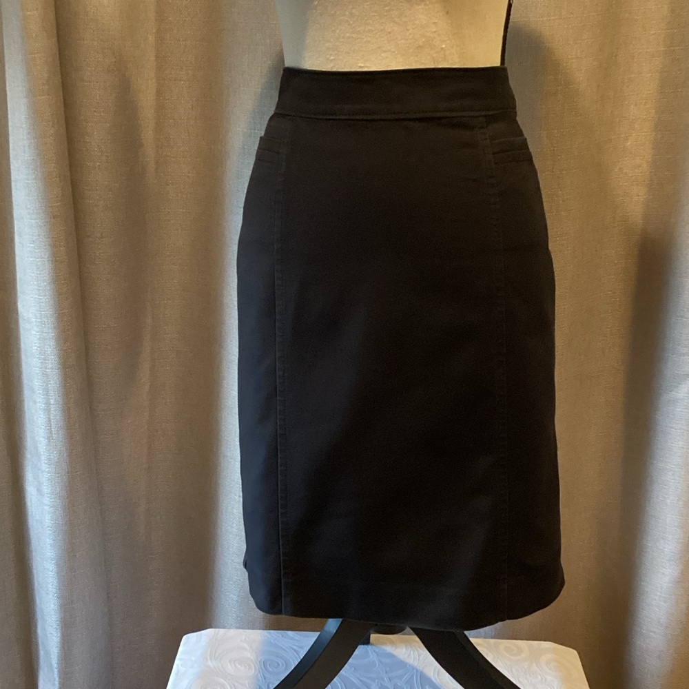 Ann Taylor Black Pencil Skirt, size 4.